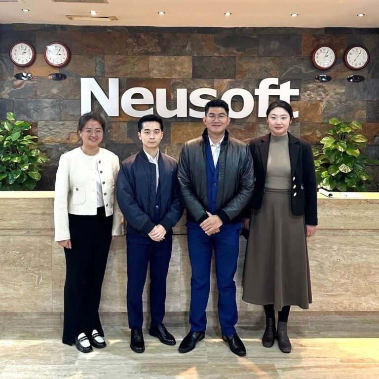 Cooperation visit to Neusoft Center DNUI, Dalian